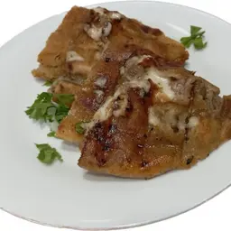 حواوشي (لحم+سجق) بالجبنة